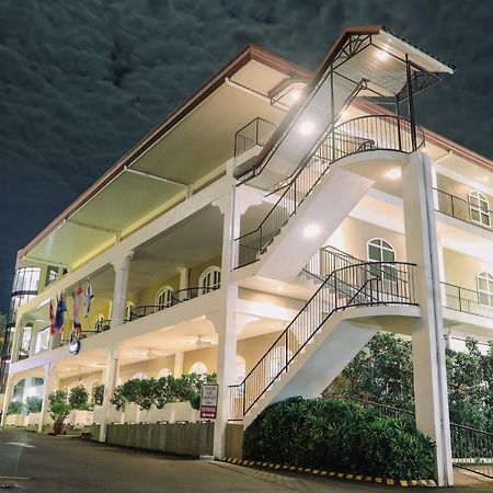 Kingsley'S Hotel And Gastro Pub Mabalacat エクステリア 写真